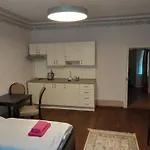 Klasterni شقة *